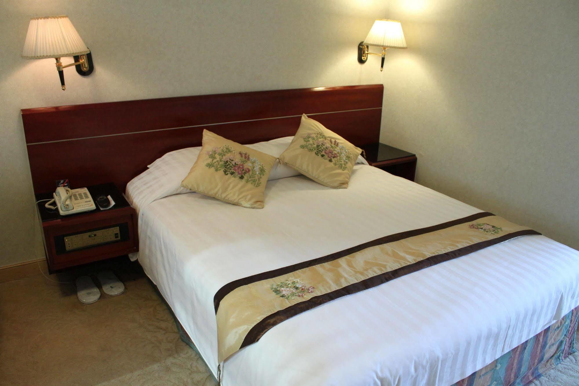 West Inn Hong Kong Bagian luar foto